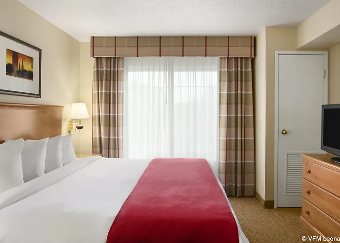 Hotel Country & By Radisson, Airport, Oh