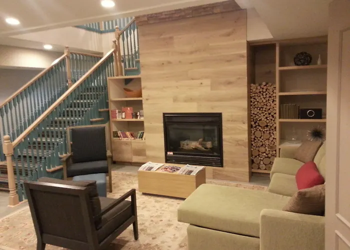 Hotel Country & By Radisson, Airport, Oh