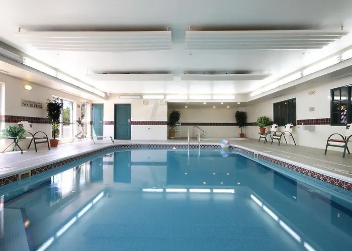Country & By Radisson, Airport, Oh Hotel 3*