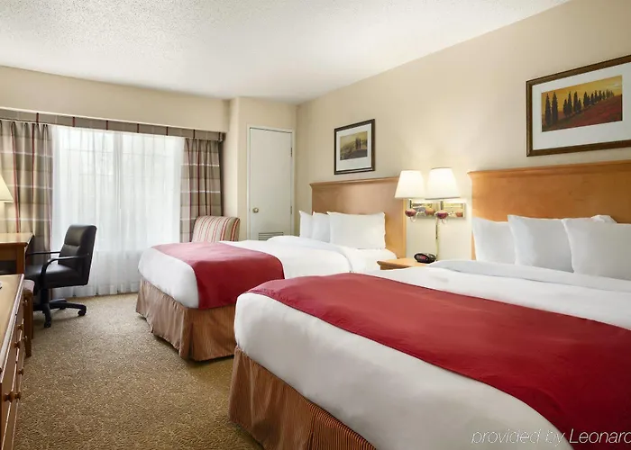 Hotel Country & By Radisson, Airport, Oh 3*